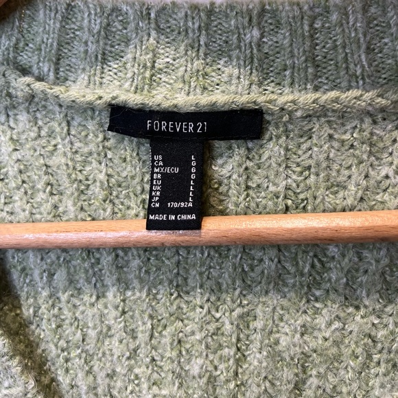 Forever 21 Light Green Oversized Sweater - Picture 2 of 2